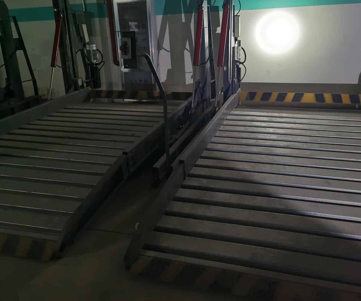 兩層升降式機械立體停車設備